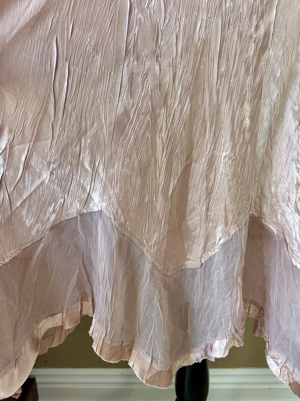 Komarov Embellished Empire Waist Crinkle Satin Dress Blush Pink Size Medium